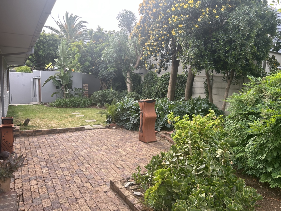 3 Bedroom Property for Sale in Roodeberg Western Cape